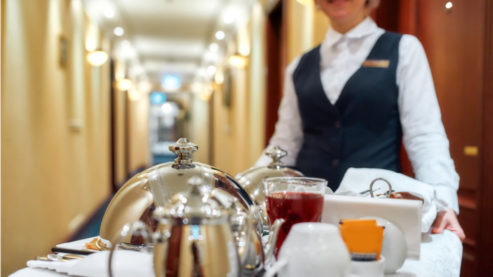 wskazówki dotyczące room service w hotelu 